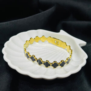 Two-Tone Clover Oval Bracelet