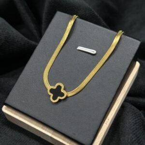Clover Snake Chain Necklace