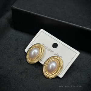 Oval Pearl Earrings