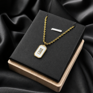 Elegant Gold Rope Chain Pendant