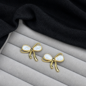 Bow Pearl Earrings